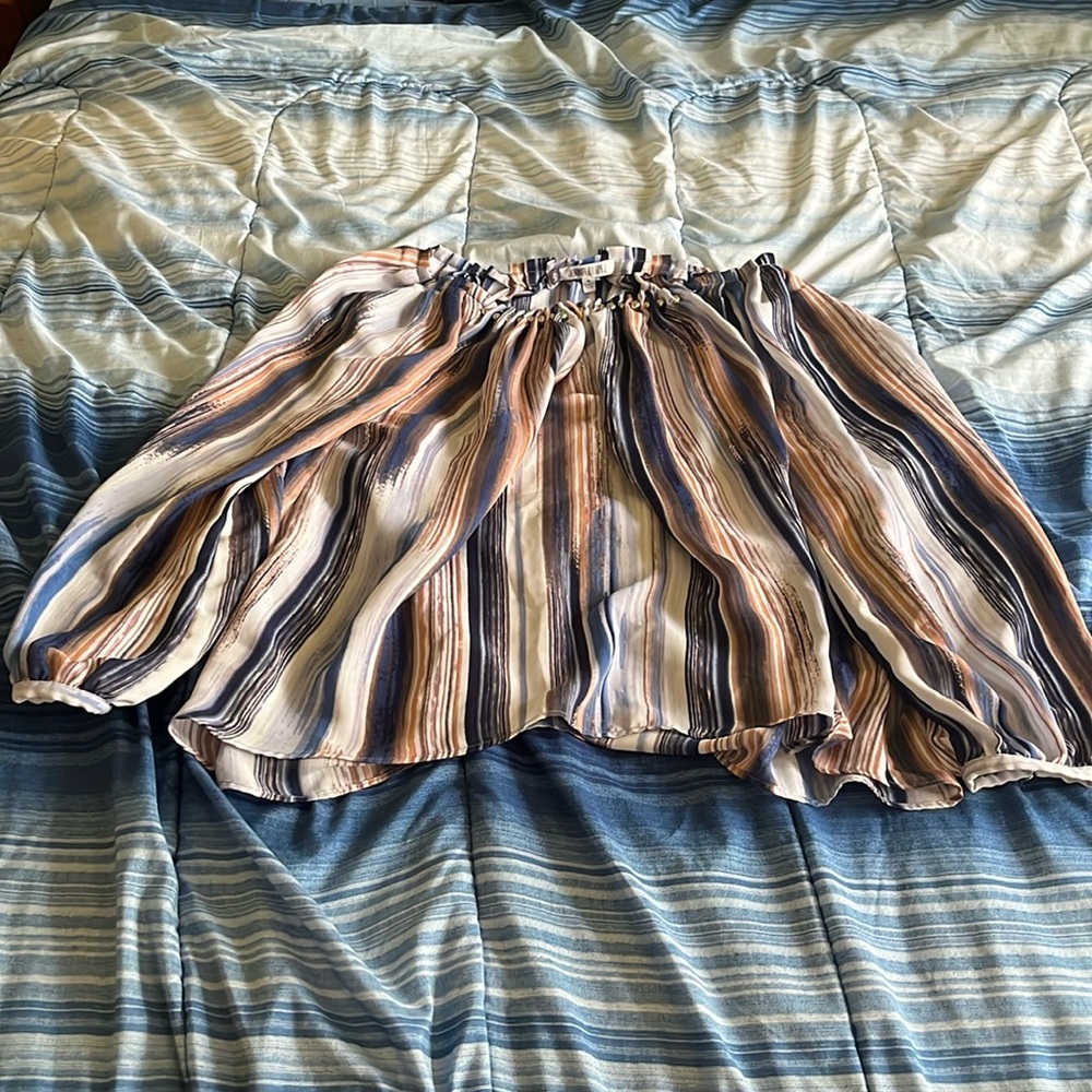 Women’s over the shoulder top